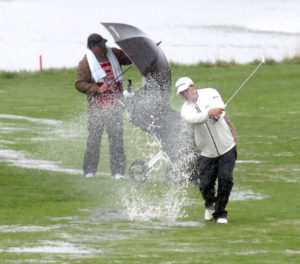 ゴルフ　雨　対策