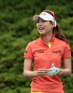 ゴルフ　女子　韓国　かわいい